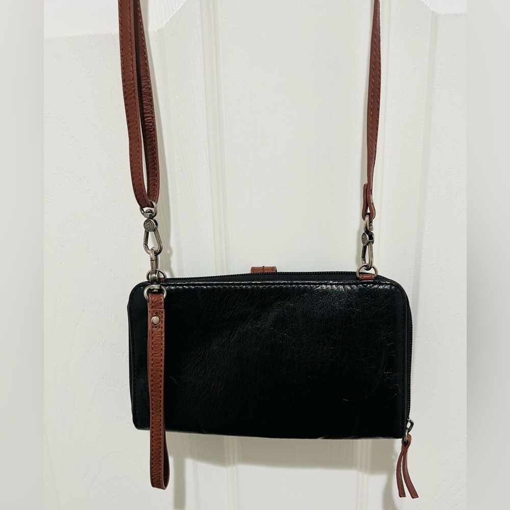 The Sak Black and Tan Crossbody Bag excellent condition - Picture 4 of 8